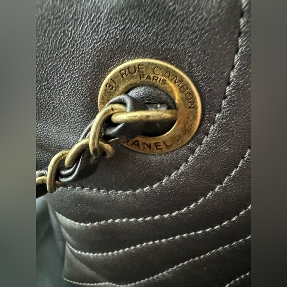 💯Authentic CHANEL Metallic Quilted Shoulder Bag - Picture 4 of 13